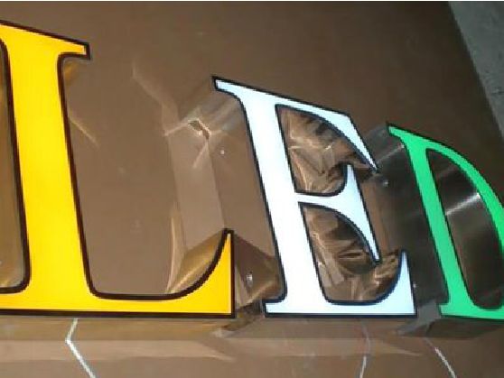 大足区介绍LED招牌的基础知识。
