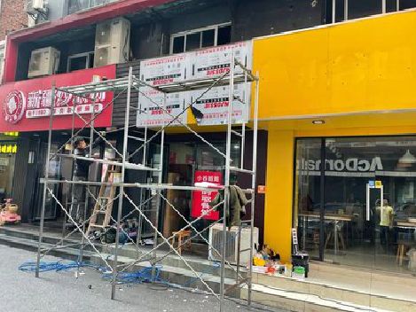 大足区制作广告招牌如何避免它发黄？